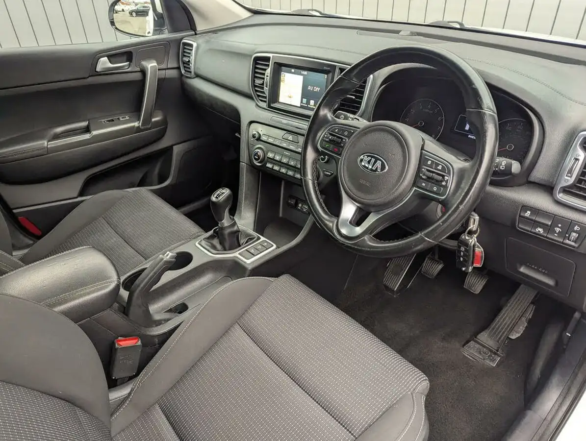 2017-kia-sportage-16-gdi-2-big-20