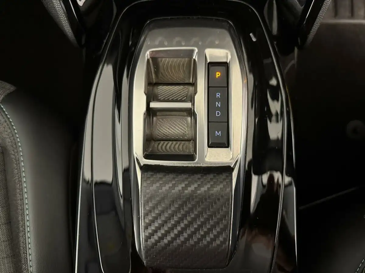 2023-peugeot-208-12-puretech-allure-premium-130ps-eat8-big-30