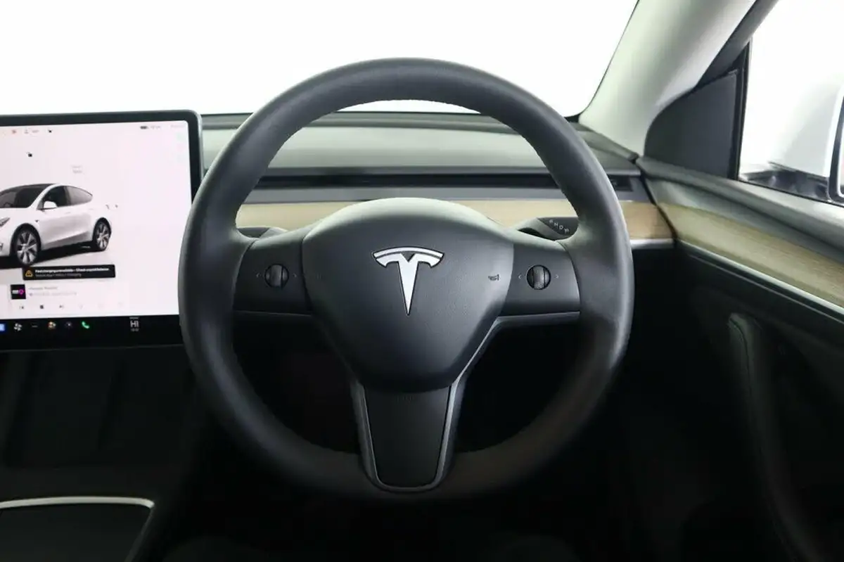 2023-tesla-model-y-e-rwd-big-56