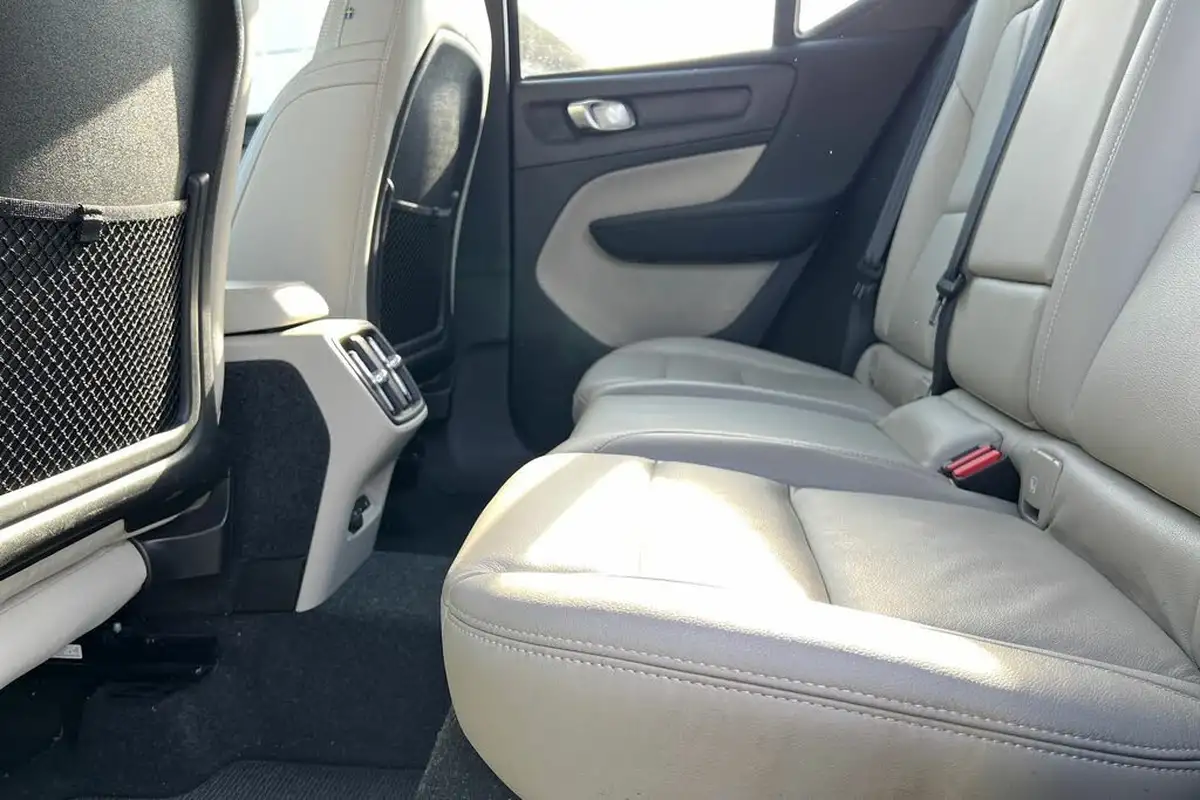 2021-volvo-xc40-20-b4-inscription-pro-194bhp-awd-auto-big-16