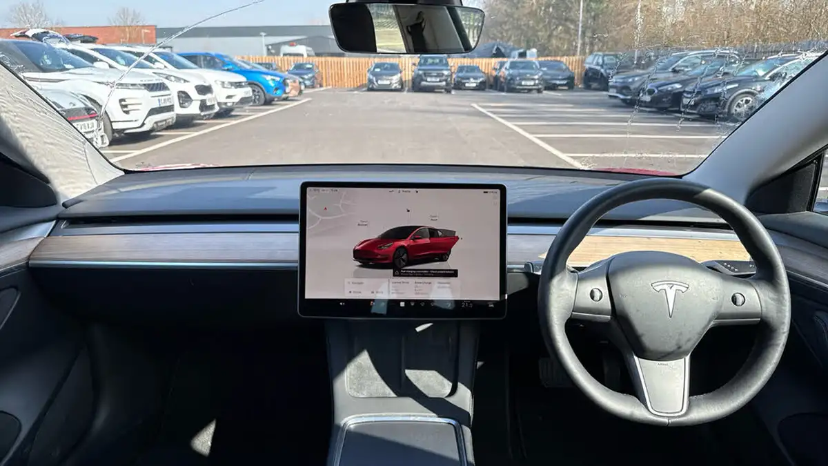 2022-tesla-model-3-e-long-range-big-10