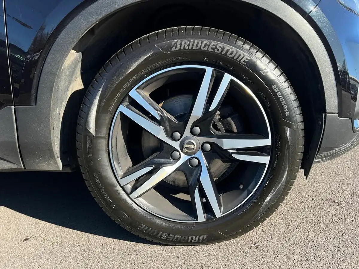 2020-volvo-xc40-20-t4-r-design-awd-big-22