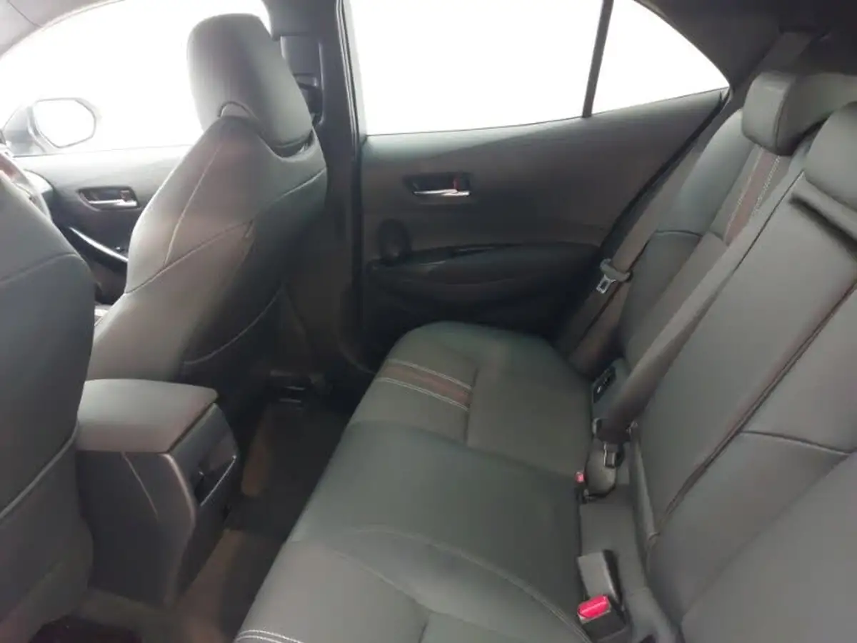 2023-toyota-corolla-18-vvt-i-gr-sport-138bhp-hatchback-big-5