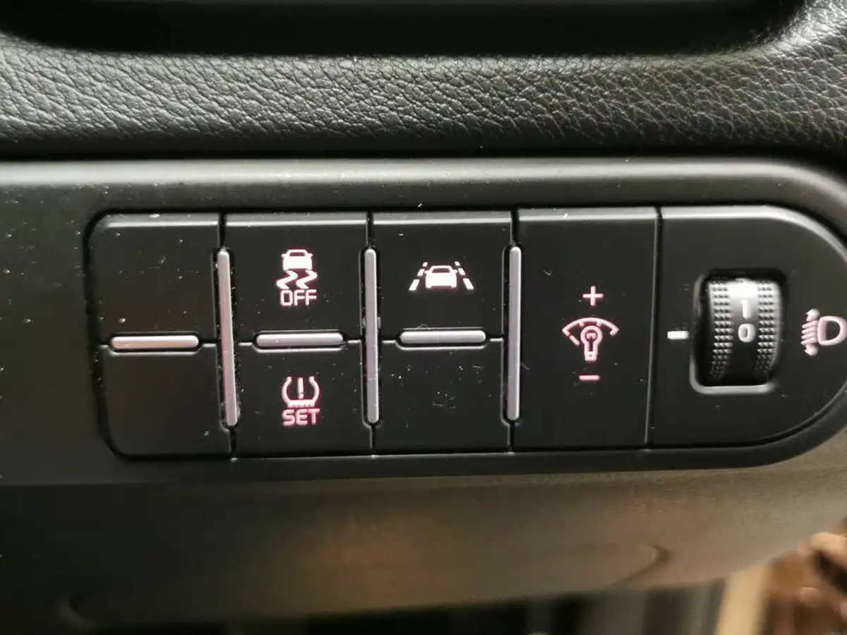2021-kia-xceed-10-t-gdi-2-big-14