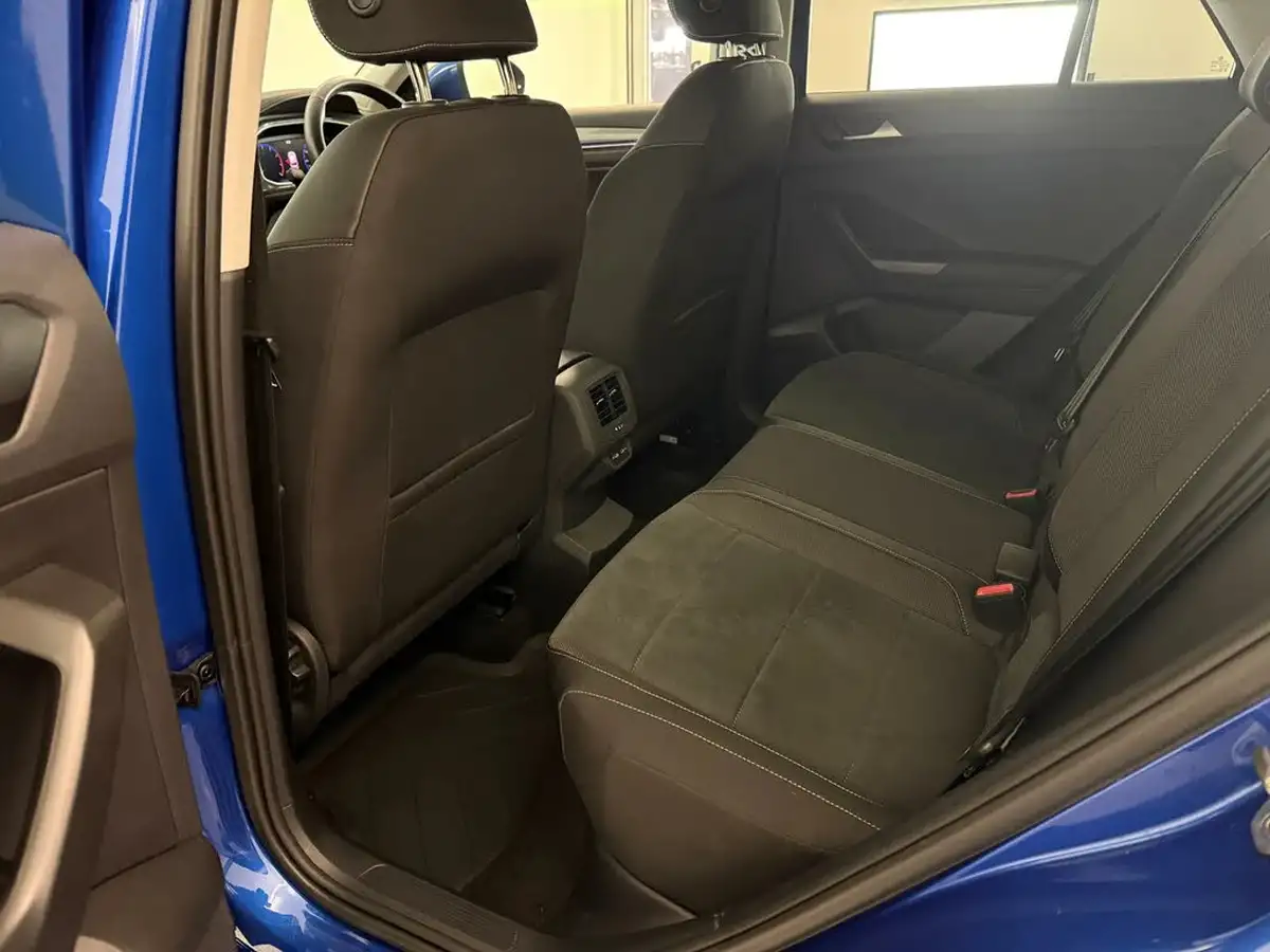 2022-volkswagen-t-roc-15-tsi-style-hatchback-5d-dsg-big-37