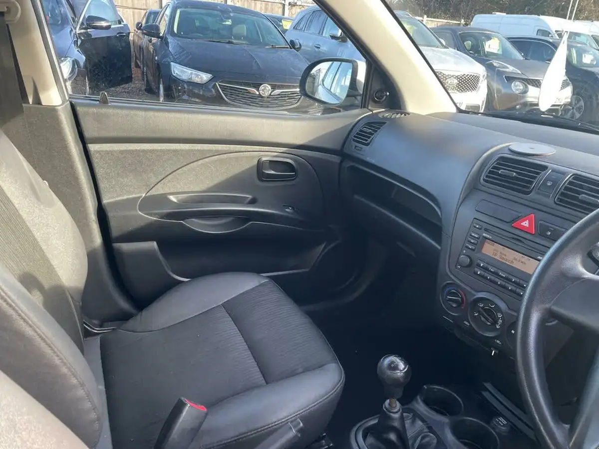 2010-kia-picanto-10-picanto-1-60bhp-big-15