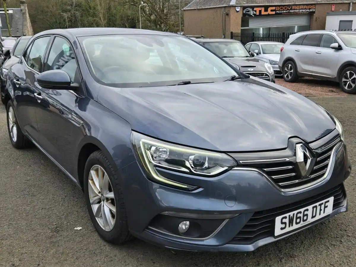 2016-renault-megane-12-tce-dynamique-nav-130bhp-hatchback-5d-big-0
