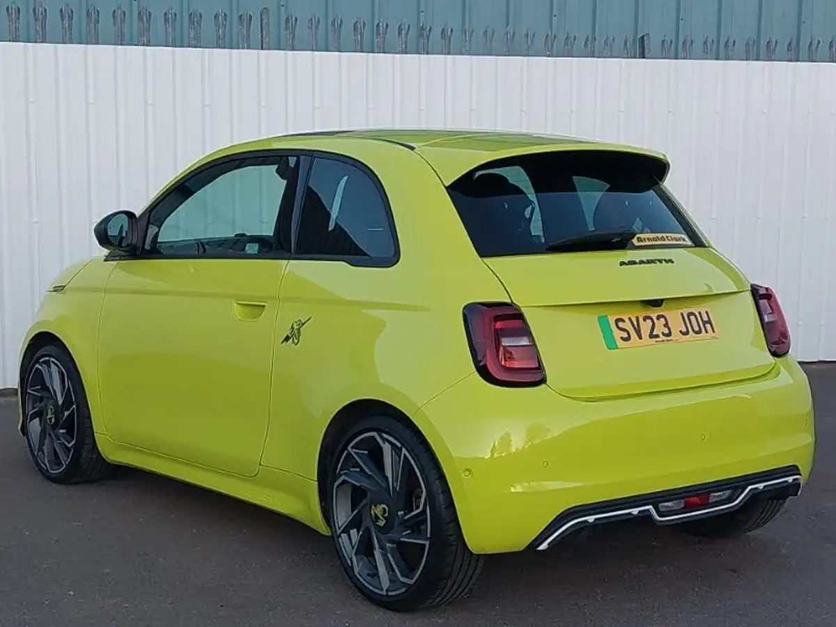 2023-abarth-500-e-500e-turismo-big-1