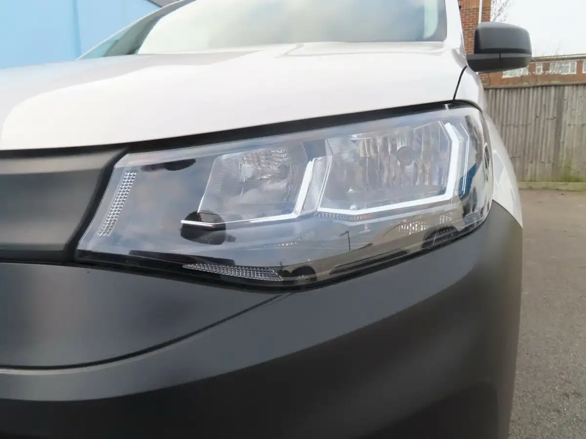 2021-volkswagen-caddy-20tdi-c20-cargo-commerce-102pseu6d-big-9