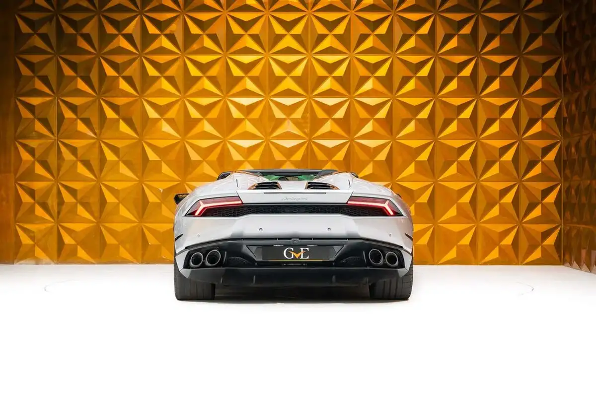 2017-lamborghini-huracan-52-lp-610-4-spyder-big-5