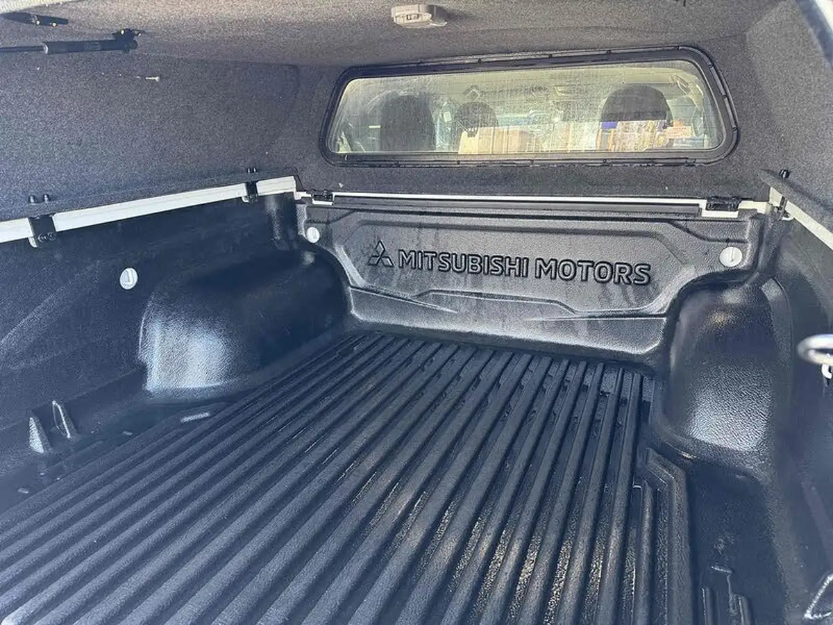 2019-mitsubishi-l200-22di-d-warrior-auto-big-9