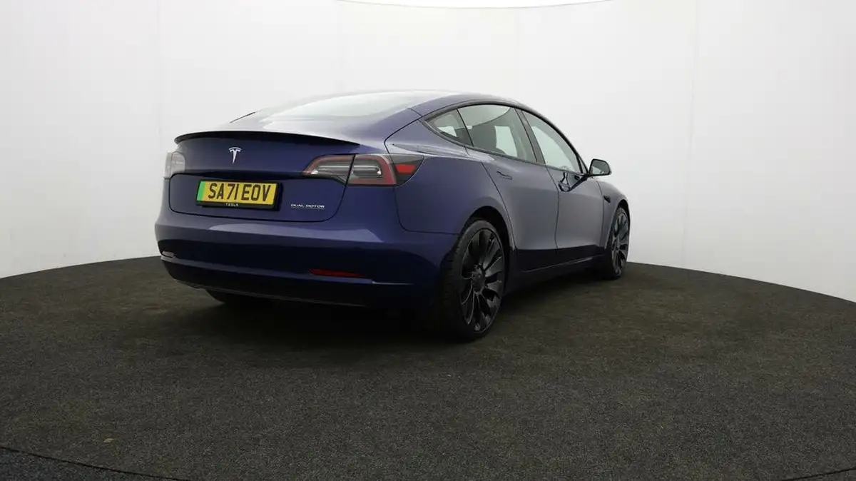 2021-tesla-model-3-e-performance-awd-big-77