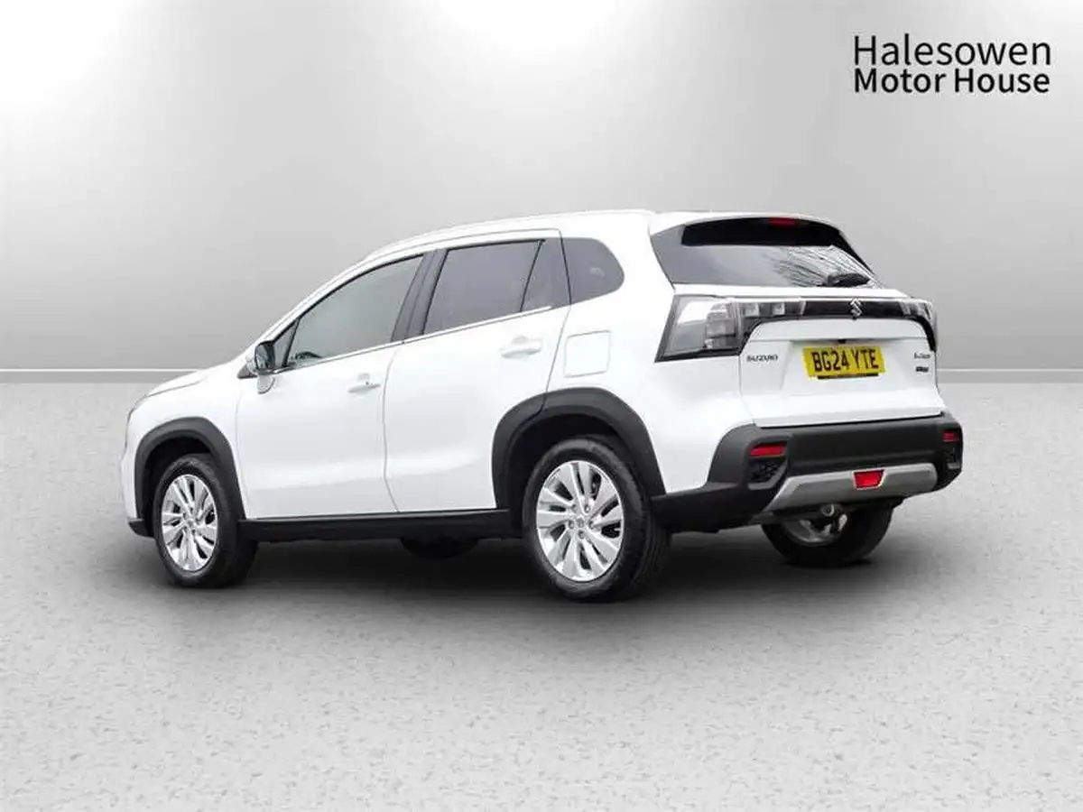 2024-suzuki-s-cross-15-motion-big-4