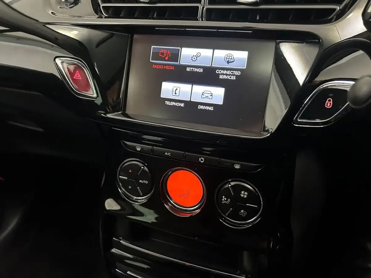 2016-citroen-c3-12-puretech-platinum-big-28