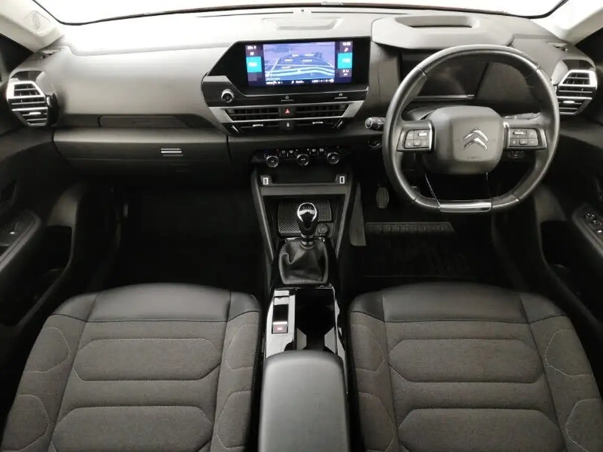 2022-citroen-c4-12-puretech-shine-130ps-big-2