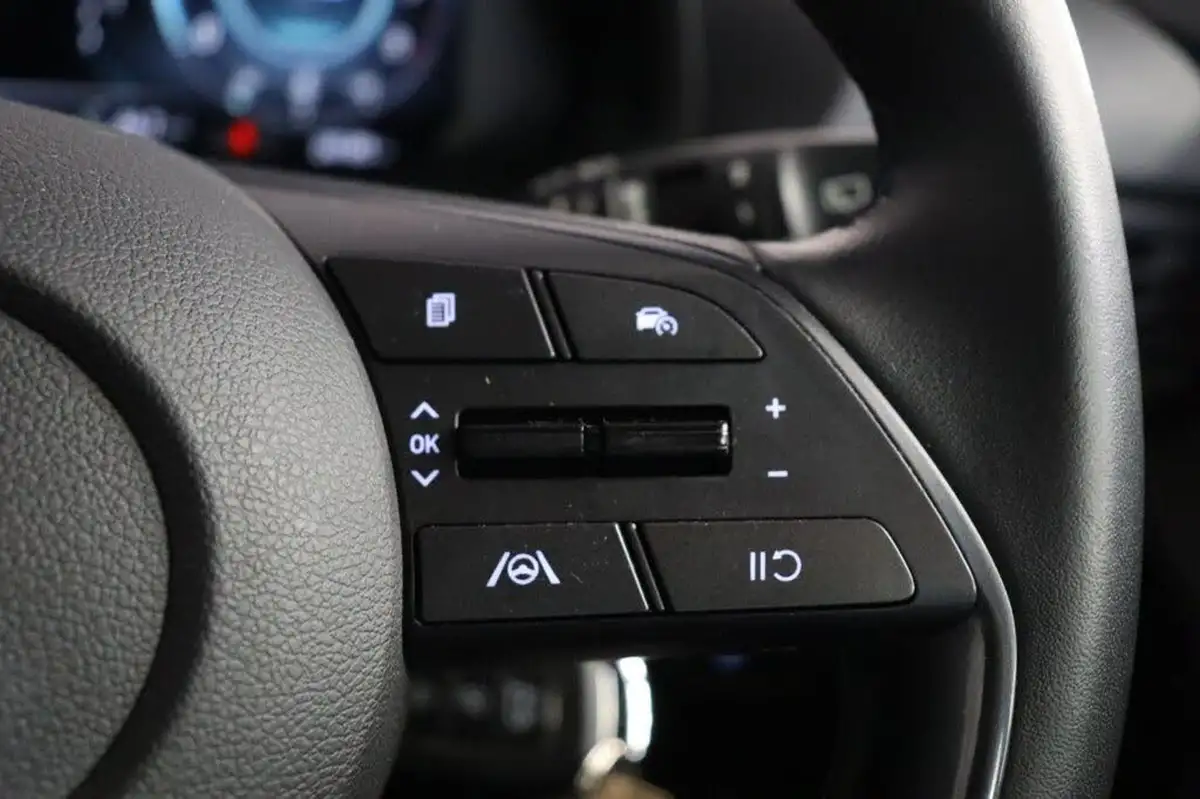 2021-hyundai-i20-10-t-gdi-se-connect-dct-big-23