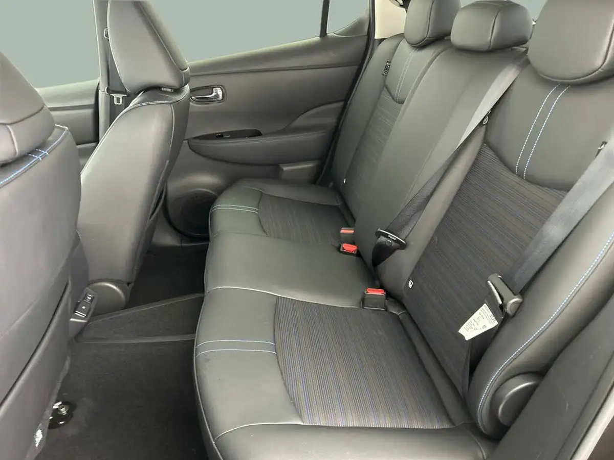 2021-nissan-leaf-e-10-40kwh-big-15