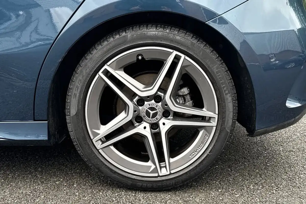 2019-mercedes-benz-a-class-15d-a180d-amg-line-premium-hatchback-5d-7g-dct-big-11