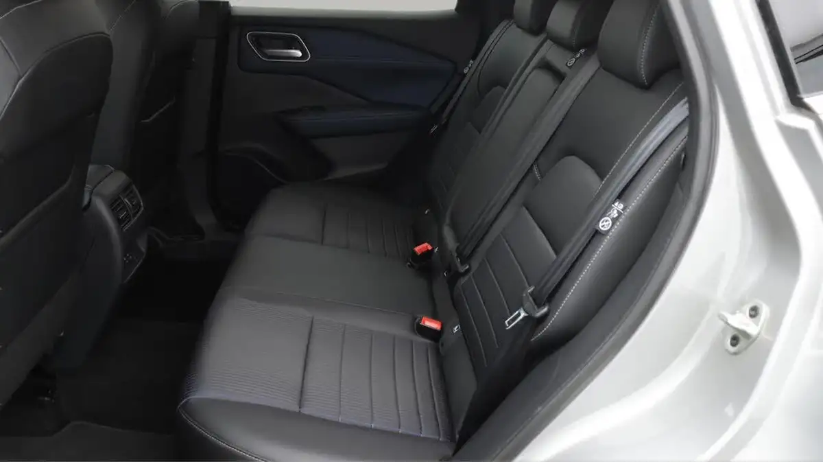 2022-nissan-qashqai-13-dig-t-tekna-158ps-big-16