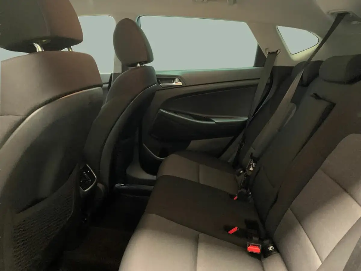 2018-hyundai-tucson-16-gdi-se-nav-big-30