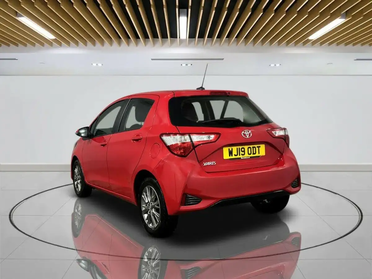 2019-toyota-yaris-15-vvt-i-icon-111bhp-1496cc-big-6