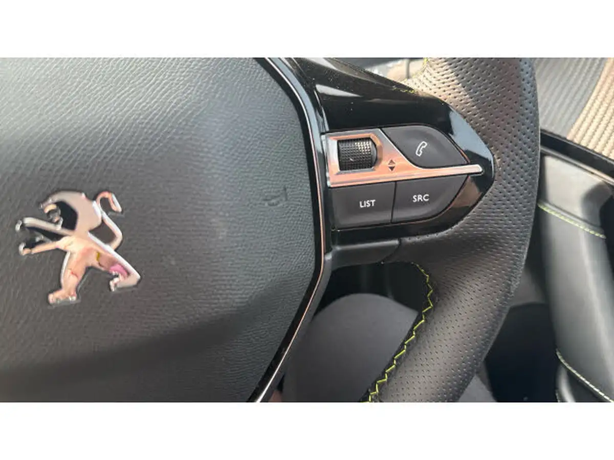2022-peugeot-2008-suv-12-puretech-gt-big-31