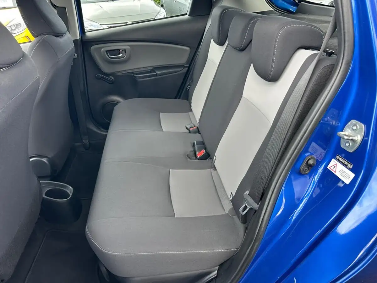 2019-toyota-yaris-15-vvt-i-icon-tech-98bhp-hybrid-1497cc-e-cvt-big-31