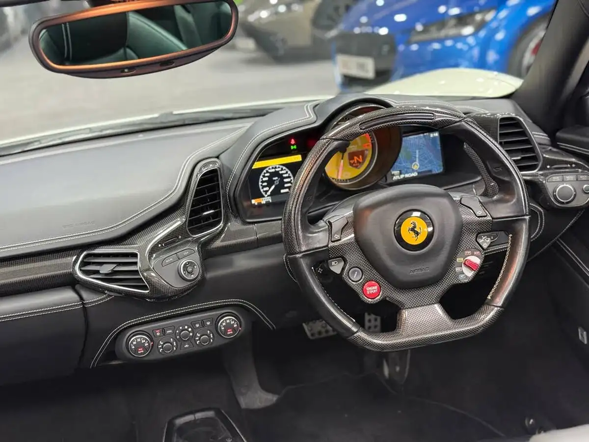2012-ferrari-458-45-spider-big-33