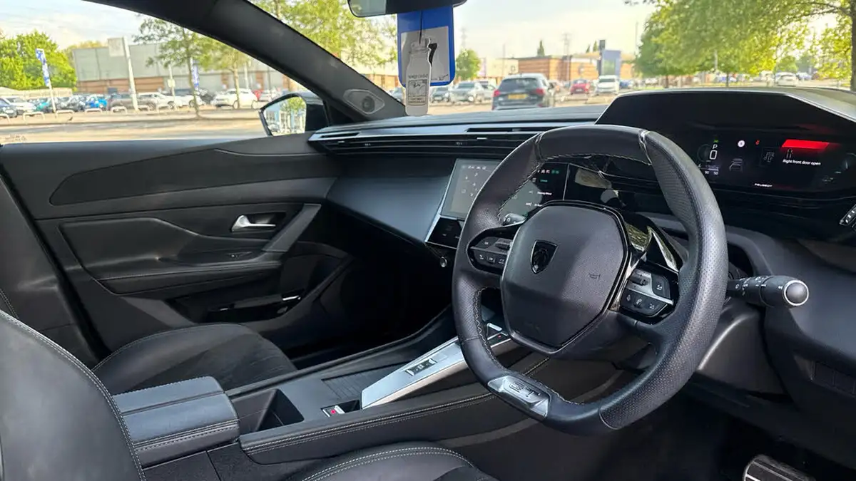 2023-peugeot-408-12-puretech-gt-130ps-ss-eat8-big-10