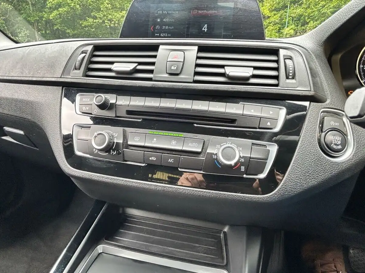 2019-bmw-1-series-15-118i-sport-138bhp-5d-big-15