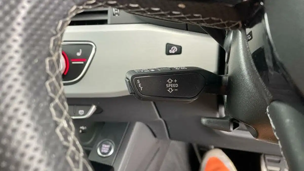 2022-audi-a4-20-35-tfsi-s-line-tronic-big-24