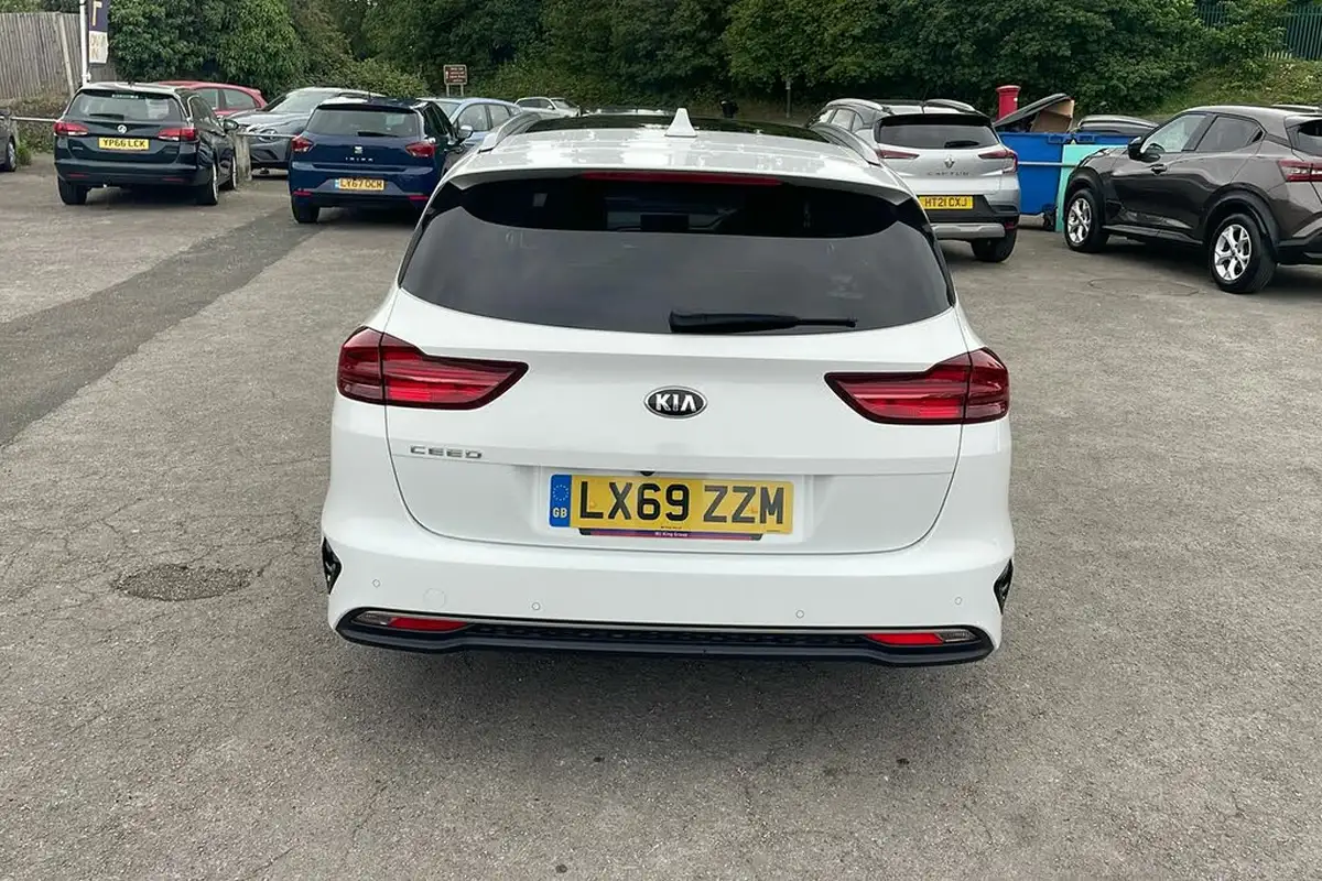2019-kia-ceed-14-t-gdi-first-edition-sportswagon-dct-big-6