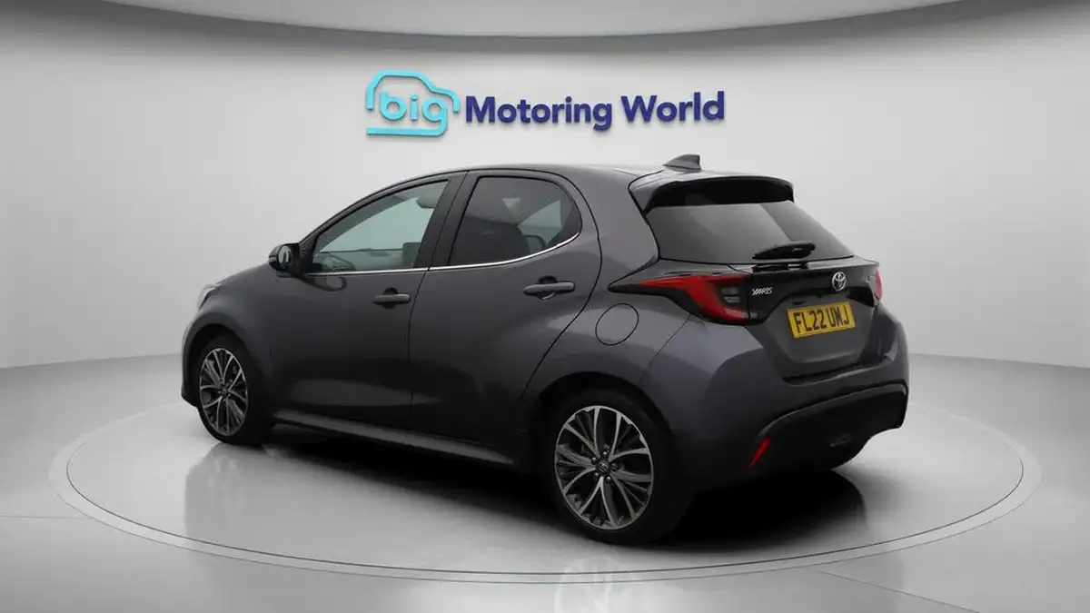 2022-toyota-yaris-15-vvt-i-excel-big-5