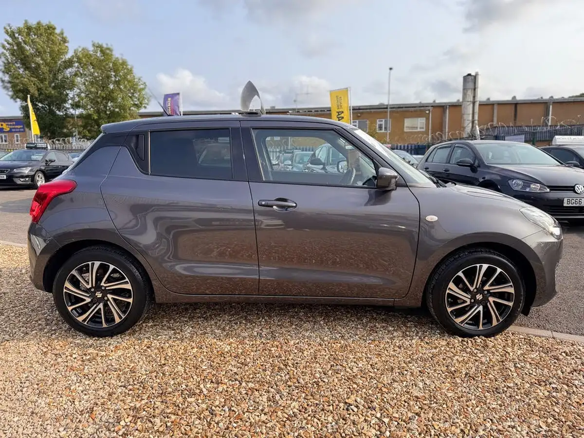 2022-suzuki-swift-12-dualjet-sz-l-big-11
