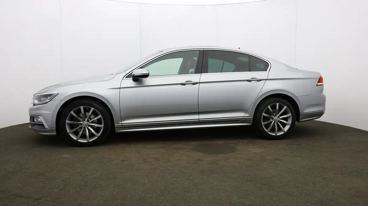 2019-volkswagen-passat-20tdi-r-line-150ps-scr-saloon-4d-big-63