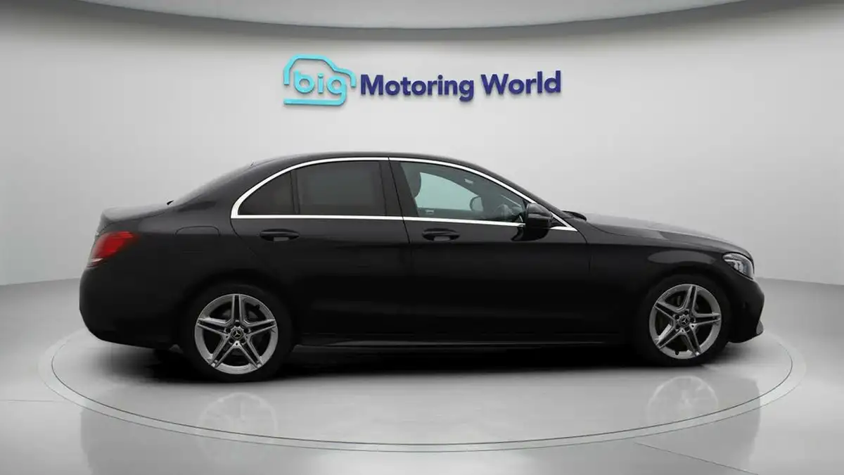 2019-mercedes-benz-c-class-15-c200-amg-line-premiumss-saloon-4d-big-7