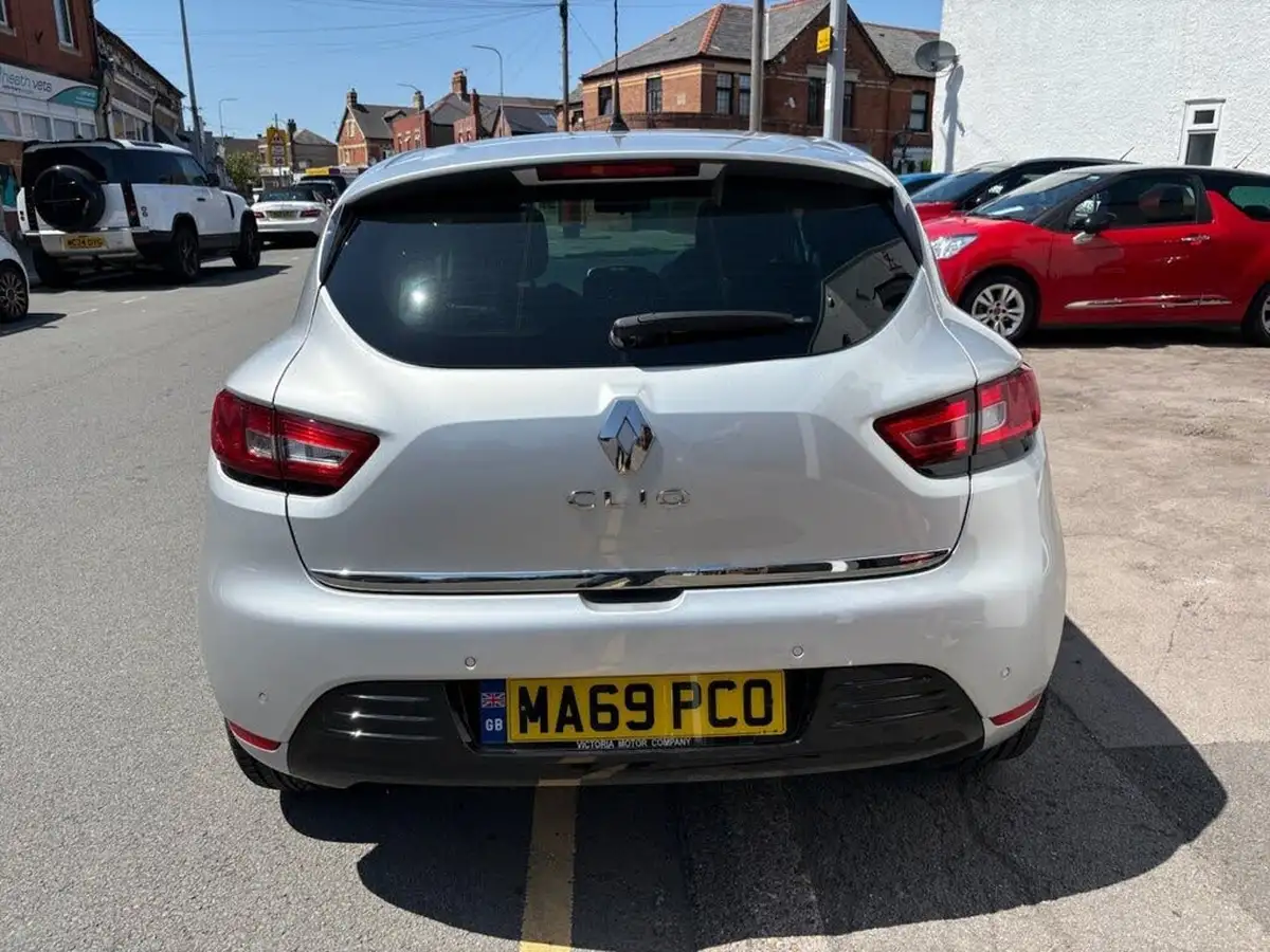 2019-renault-clio-09-tce-iconic-90ps-big-6