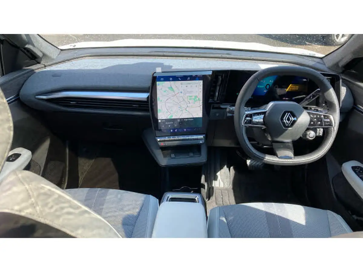 2024-renault-scenic-e-tech-e-iconic-big-9