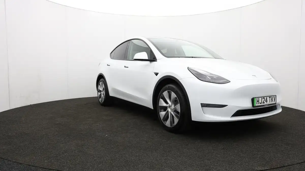 2024-tesla-model-y-e-long-range-306bhp-awd-big-44