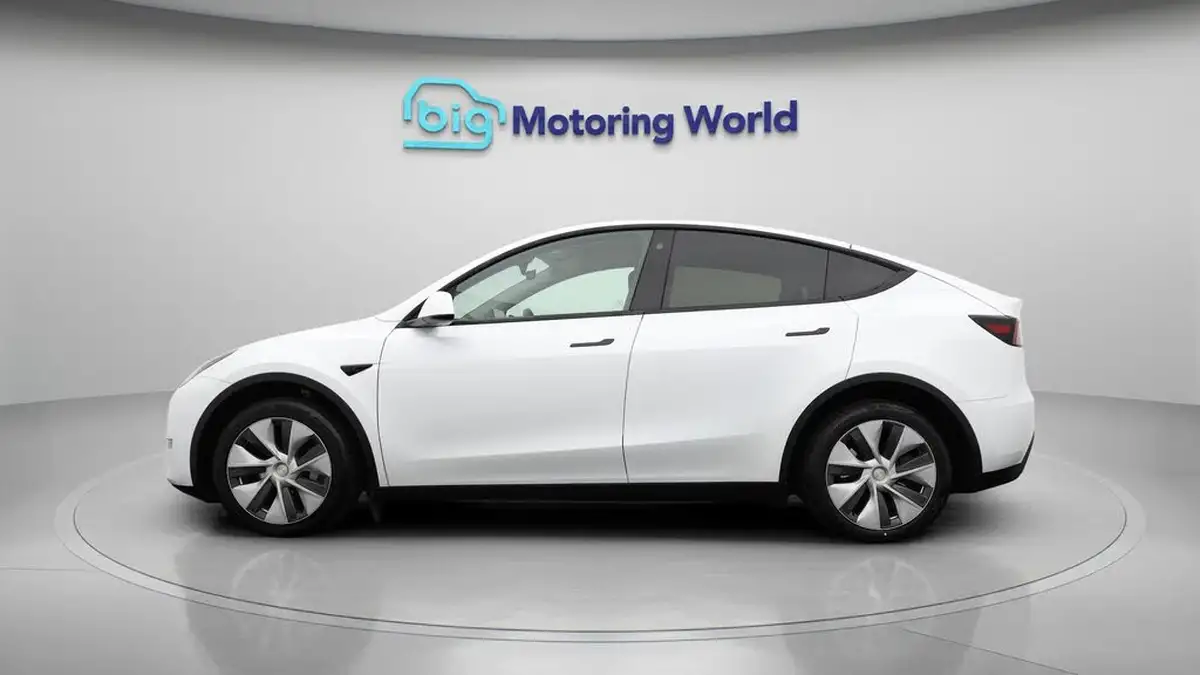 2024-tesla-model-y-e-long-range-306bhp-awd-big-4