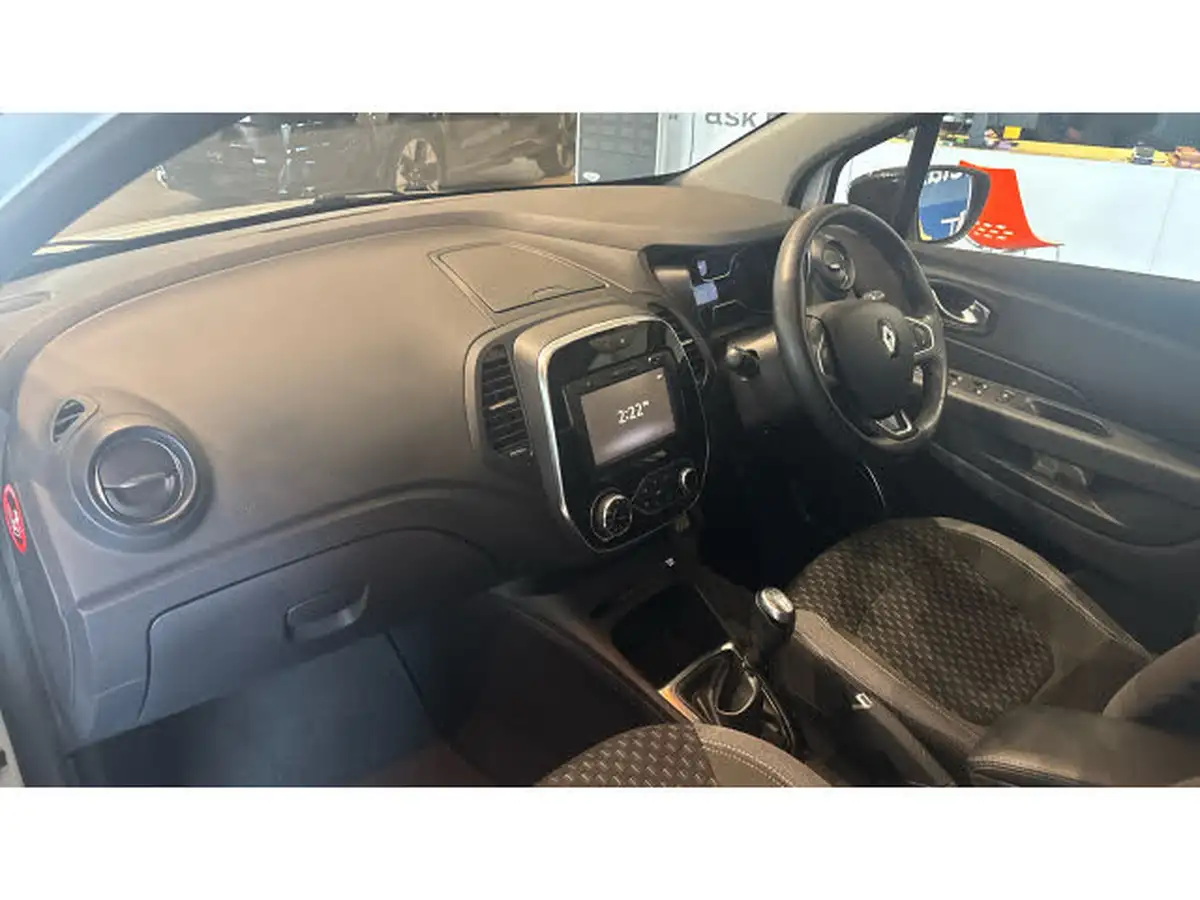 2017-renault-captur-09-tce-dynamique-s-nav-big-8