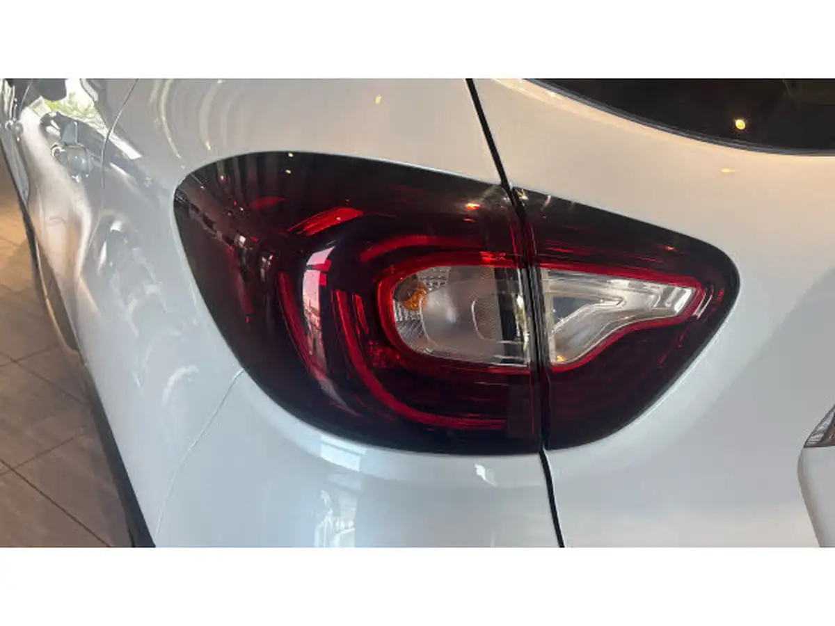 2017-renault-captur-09-tce-dynamique-s-nav-big-32