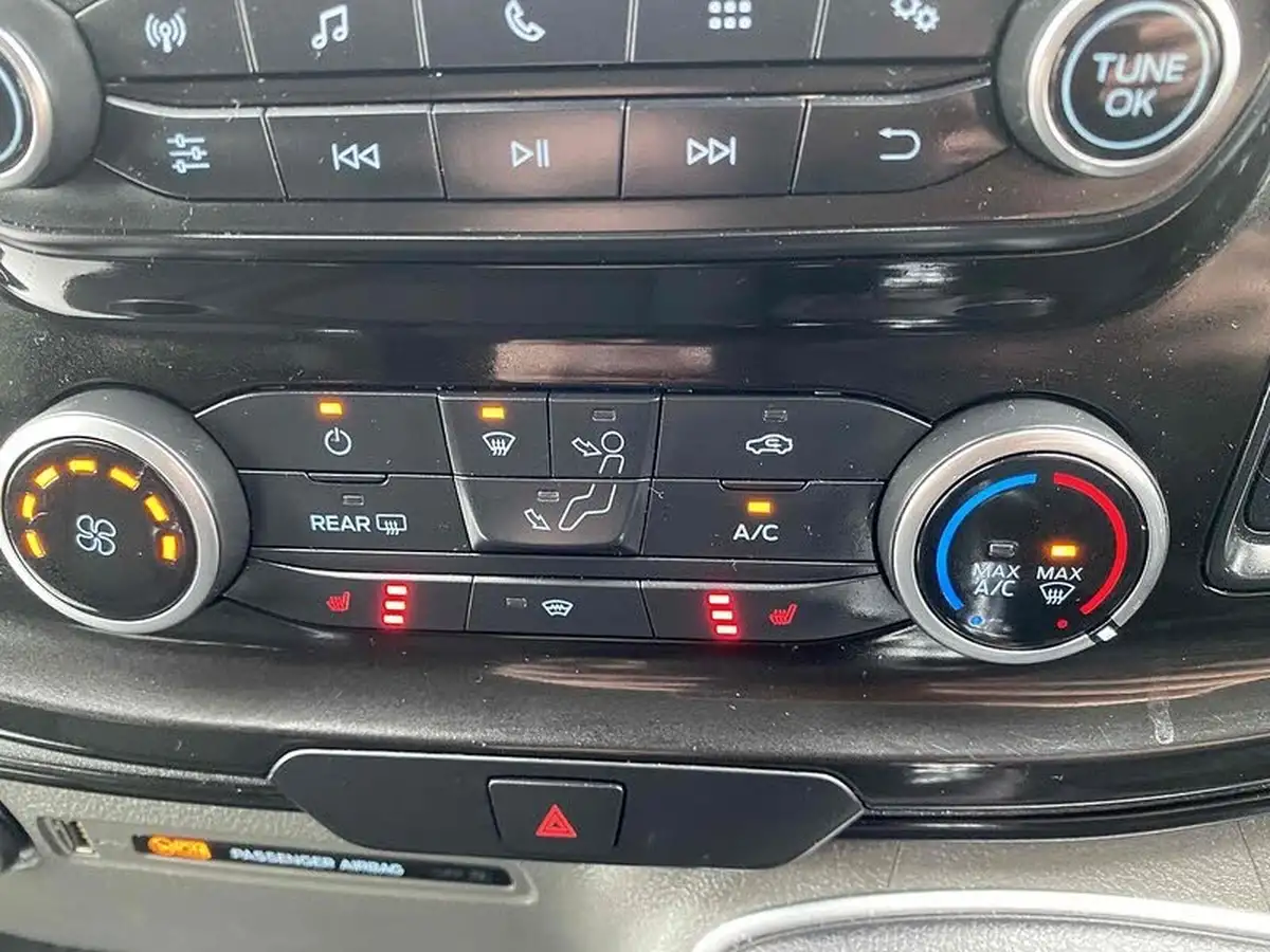 2018-ford-tourneo-custom-20tdci-320-l2-zetec-130ps-big-24