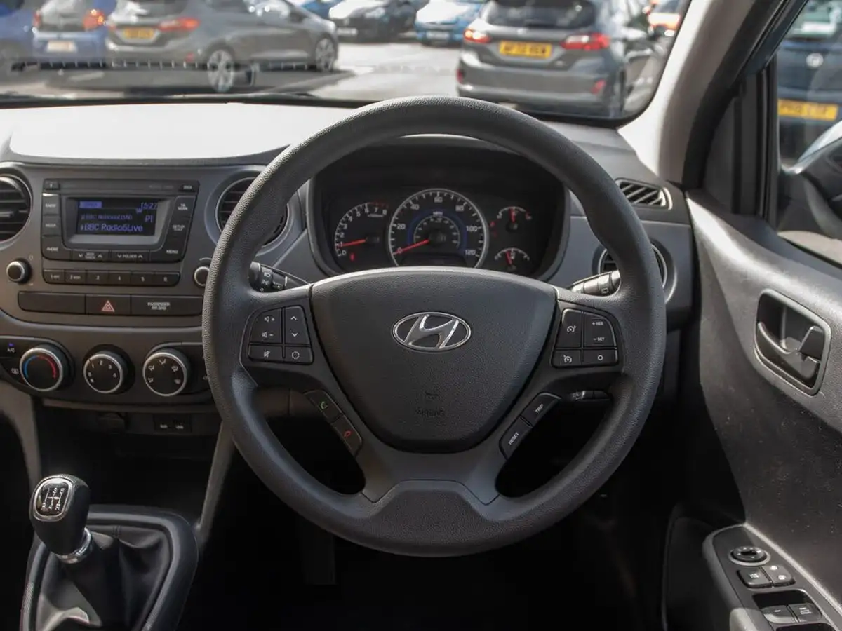 2017-hyundai-i10-10-se-big-20