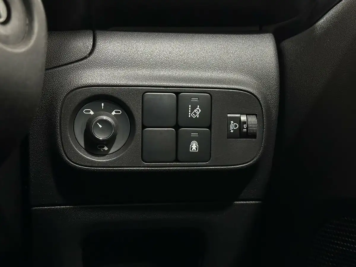 2020-citroen-c3-12-puretech-flair-plus-83ps-big-16