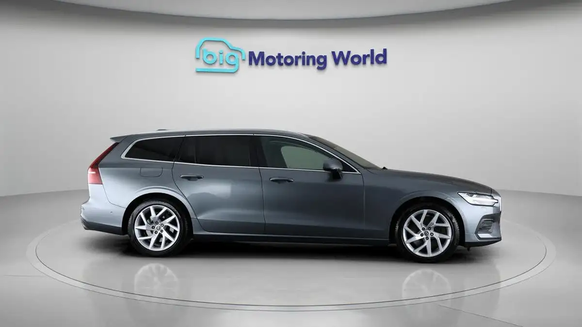 2019-volvo-v60-20-t5-momentum-plus-big-7