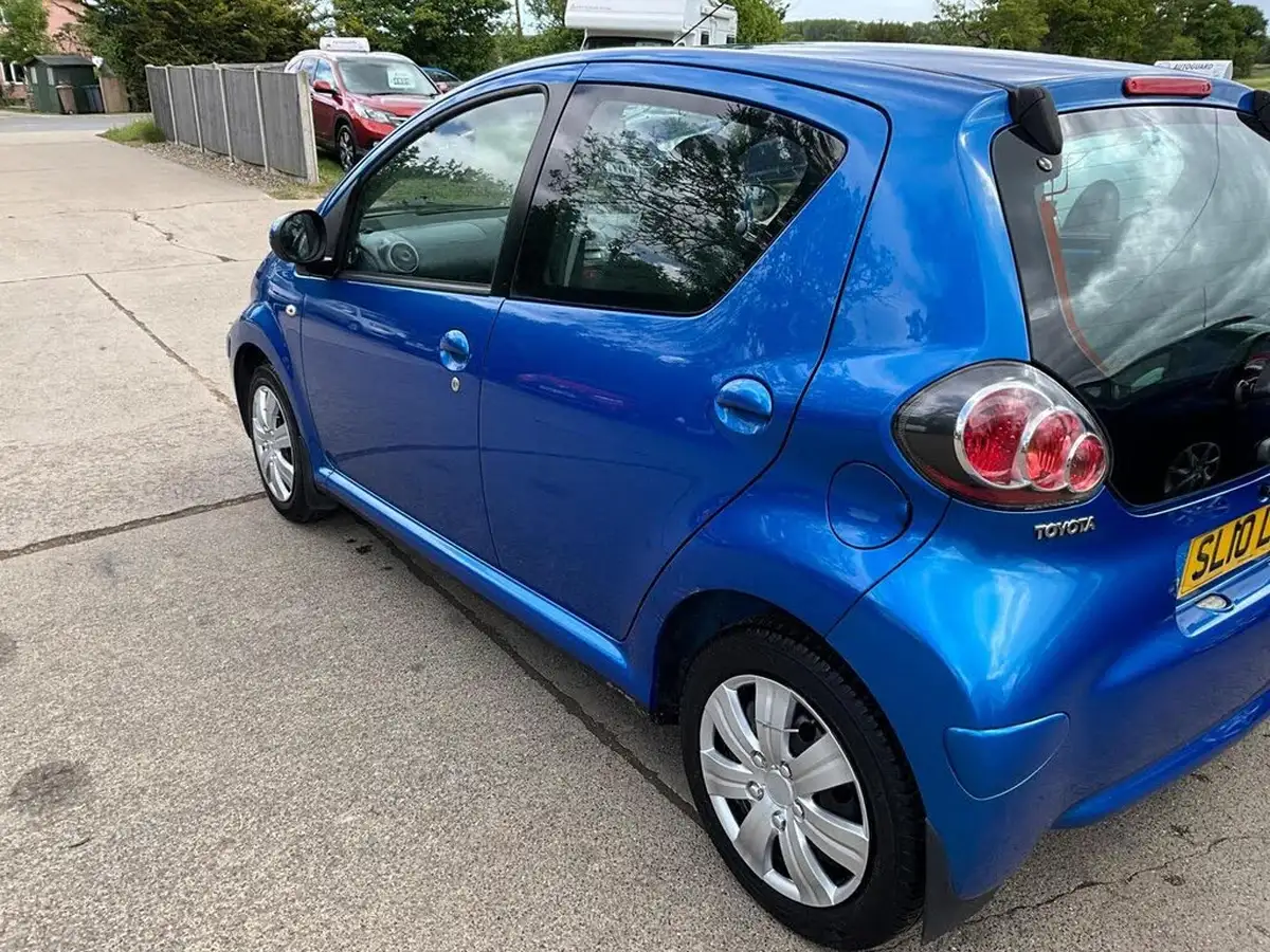 2010-toyota-aygo-10-aygo-blue-vvt-i-5d-big-20