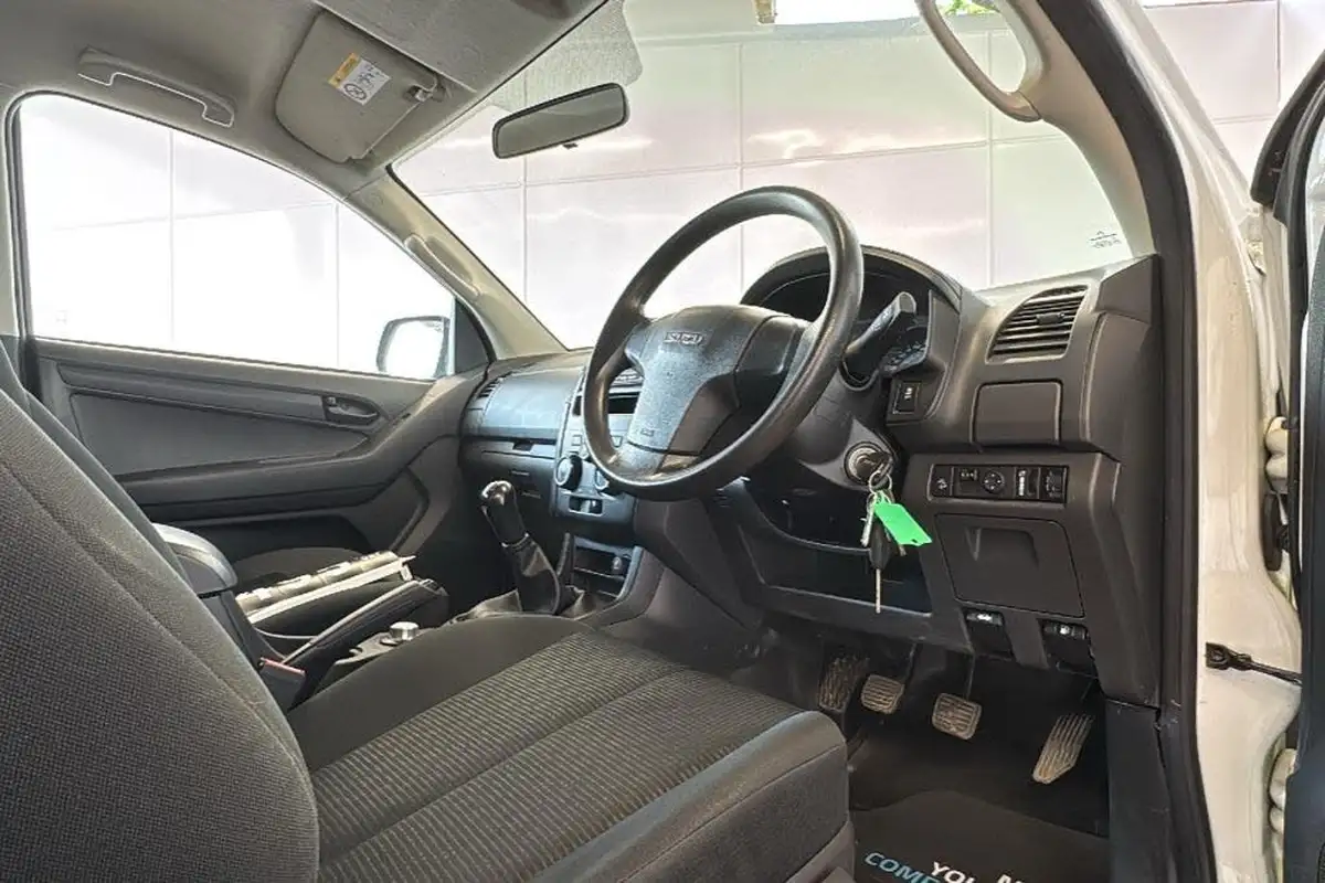 2019-isuzu-d-max-19td-utility-4x4-double-pickup-big-24