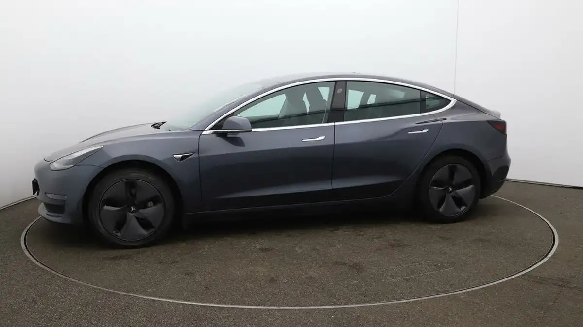 2020-tesla-model-3-e-long-range-big-58