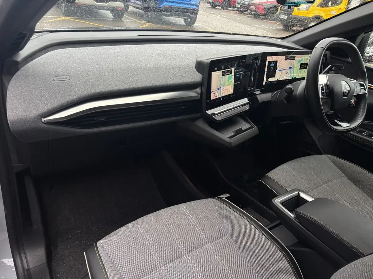 2023-renault-megane-e-tech-e-launch-edition-big-11